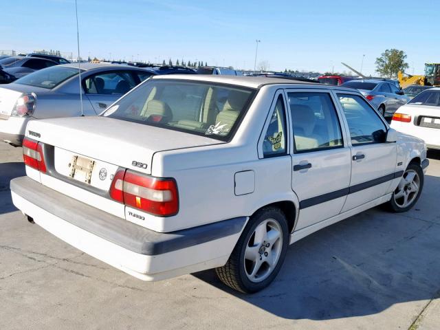 YV1LS5718S1232601 - 1995 VOLVO 850 WHITE photo 4