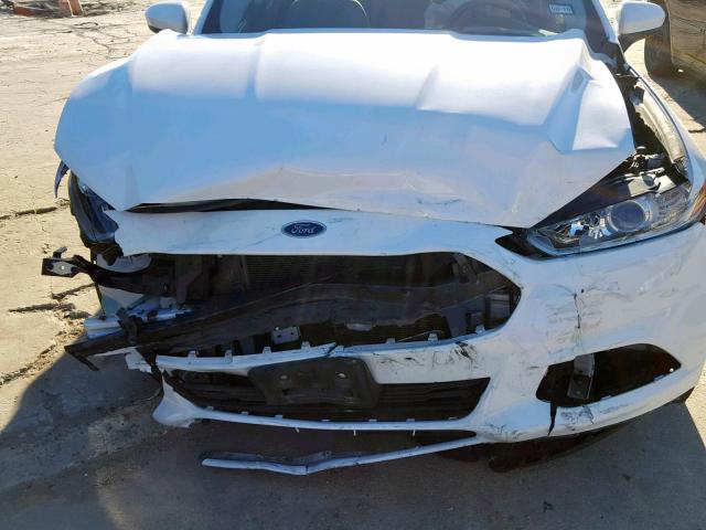 3FA6P0G76FR113359 - 2015 FORD FUSION S WHITE photo 9