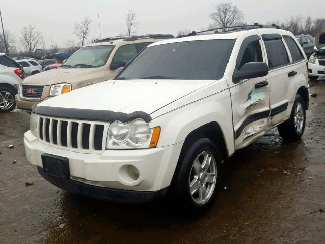 1J4HS48N65C570797 - 2005 JEEP GRAND CHER WHITE photo 2