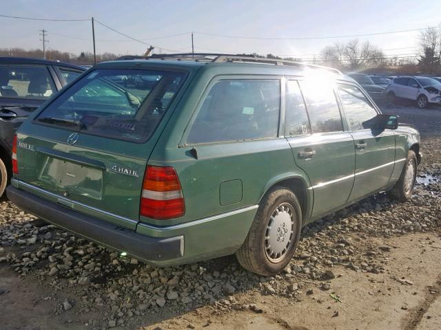 WDBED90E9LF142342 - 1990 MERCEDES-BENZ 300 TE 4MA GREEN photo 4