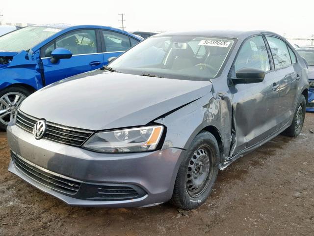 3VW2K7AJ4EM429775 - 2014 VOLKSWAGEN JETTA BASE GRAY photo 2