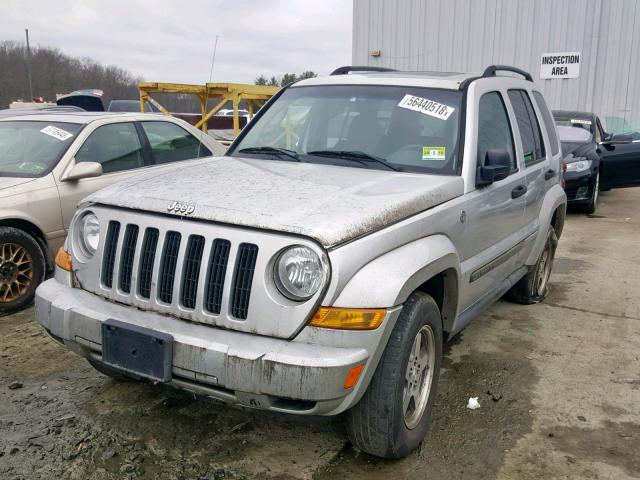 1J4GL38KX5W688245 - 2005 JEEP LIBERTY RE GRAY photo 2