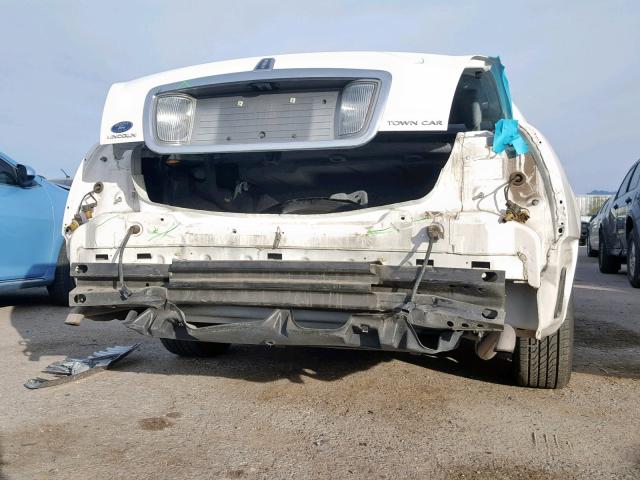 1LNHM82W73Y609661 - 2003 LINCOLN TOWN CAR S WHITE photo 9