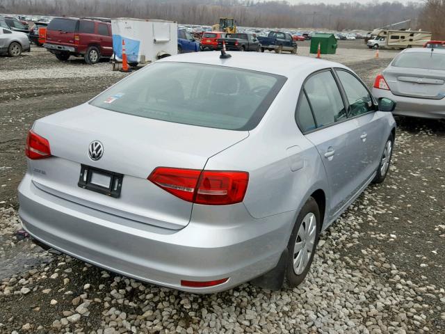 3VW2K7AJ5FM417247 - 2015 VOLKSWAGEN JETTA BASE Արծաթագույն լուսանկար 4