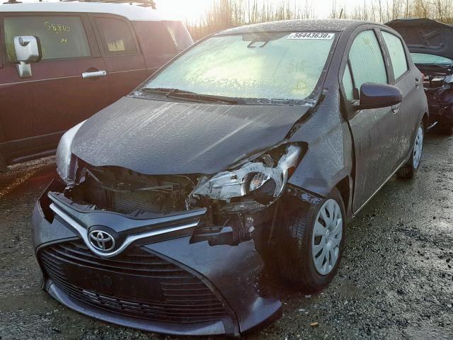 VNKKTUD35HA077651 - 2017 TOYOTA YARIS L GRAY photo 2