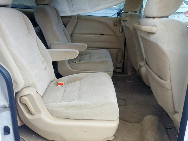 5FNRL38228B052510 - 2008 HONDA ODYSSEY LX WHITE photo 6