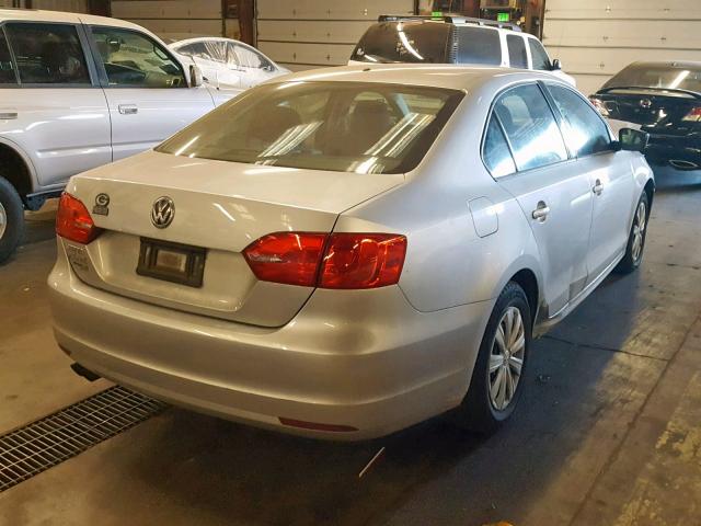 3VW1K7AJ9EM310809 - 2014 VOLKSWAGEN JETTA BASE SILVER photo 4