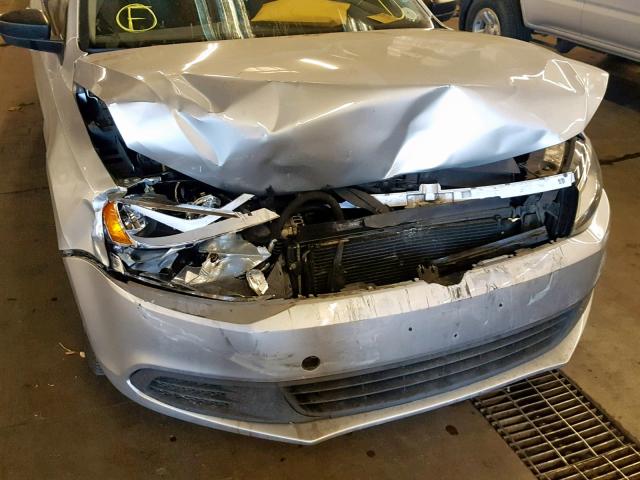 3VW1K7AJ9EM310809 - 2014 VOLKSWAGEN JETTA BASE SILVER photo 9