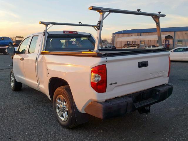 5TFUM5F11HX069723 - 2017 TOYOTA TUNDRA DOU WHITE photo 3