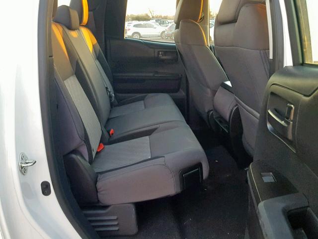 5TFUM5F11HX069723 - 2017 TOYOTA TUNDRA DOU WHITE photo 6