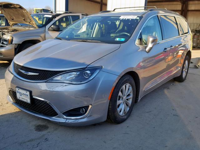 2C4RC1BG0HR569463 - 2017 CHRYSLER PACIFICA T SILVER photo 2