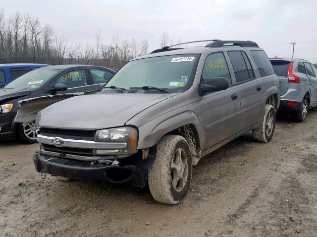 1GNET16S266128216 - 2006 CHEVROLET TRAILBLAZE GRAY photo 2