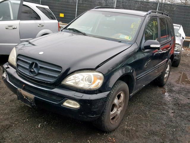 4JGAB54E82A313145 - 2002 MERCEDES-BENZ ML 320 BLACK photo 2