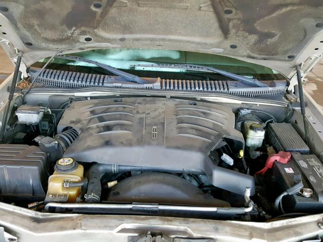 5LMEU88H34ZJ17875 - 2004 LINCOLN AVIATOR 银色 照片 7