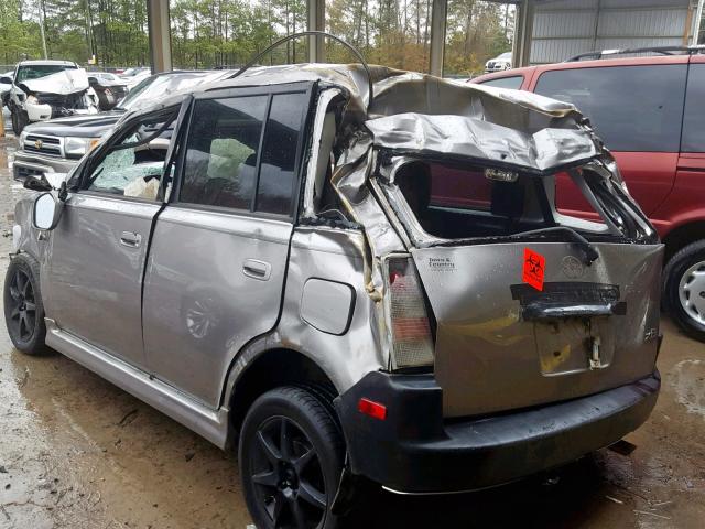 JTLKT324854013228 - 2005 TOYOTA SCION XB SILVER photo 3