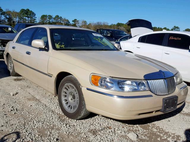 1LNHM83W32Y637857 - 2002 LINCOLN TOWN CAR C BEIGE photo 1