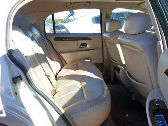 1LNHM83W32Y637857 - 2002 LINCOLN TOWN CAR C BEIGE photo 6