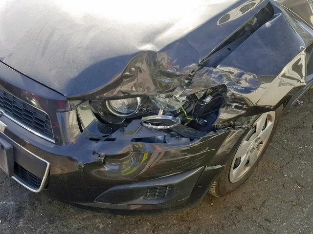 1G1JA6SG8D4242251 - 2013 CHEVROLET SONIC LS 棕色 照片 9