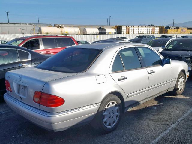 WDBJF65FXWA674631 - 1998 MERCEDES-BENZ E 320 SILVER photo 4