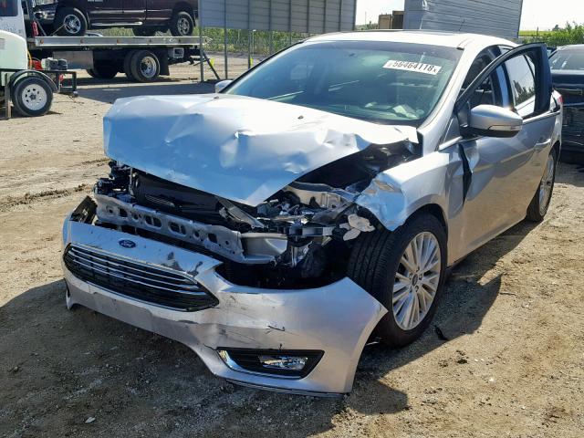 1FADP3J27HL298206 - 2017 FORD FOCUS TITA SILVER photo 2