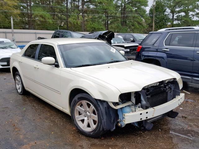 2C3KA53G27H858995 - 2007 CHRYSLER 300 TOURIN WHITE photo 1