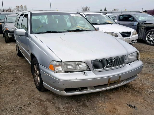 YV1LW5674W2527009 - 1998 VOLVO V70 GLT SILVER photo 1