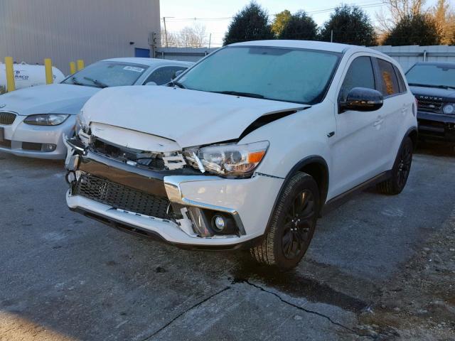 JA4AR3AU7JU010834 - 2018 MITSUBISHI OUTLANDER WHITE photo 2