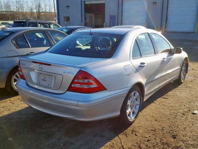 WDBRF84J65F680688 - 2005 MERCEDES-BENZ C 320 4MAT GRAY photo 4