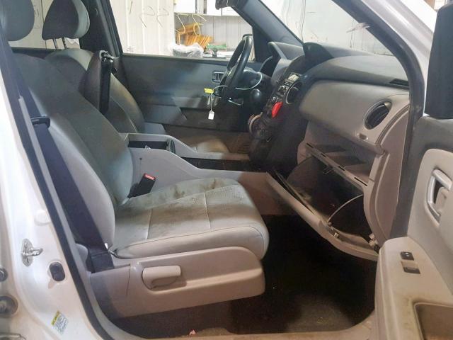 5FNYF4H21EB049666 - 2014 HONDA PILOT LX WHITE photo 5