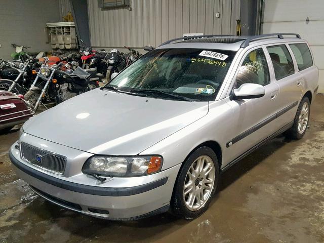 YV1SW53D912076769 - 2001 VOLVO V70 T5 TUR SILVER photo 2