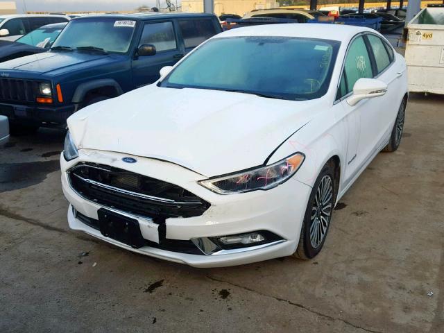 3FA6P0RUXJR192319 - 2018 FORD FUSION TIT WHITE photo 2