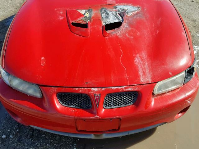 1G2WR52111F240499 - 2001 PONTIAC GRAND PRIX RED photo 9