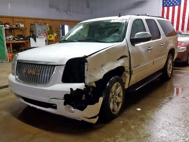 1GKUKKE36AR184243 - 2010 GMC YUKON XL K WHITE photo 2