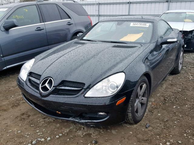 WDBWK54F07F147800 - 2007 MERCEDES-BENZ SLK 280 BLACK photo 2