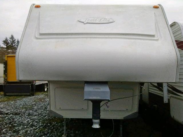 4WY300M2311075981 - 2001 TRAIL KING R VISION WHITE photo 2