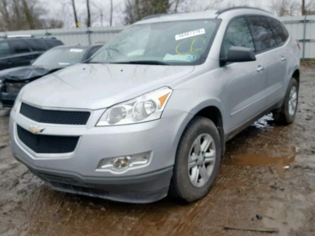 1GNKRFEDXCJ404619 - 2012 CHEVROLET TRAVERSE L SILVER photo 2