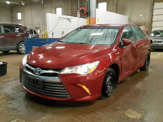 4T1BD1FKXFU157527 - 2015 TOYOTA CAMRY HYBR RED photo 2