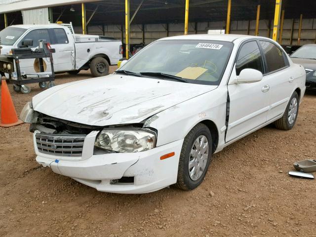 KNAGD126725107916 - 2002 KIA OPTIMA MAG WHITE photo 2