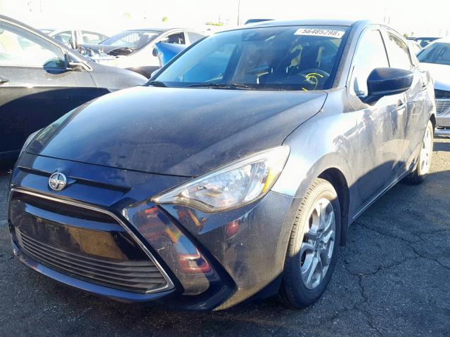 3MYDLBZV8GY110508 - 2016 TOYOTA SCION IA BLACK photo 2