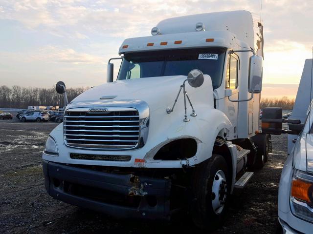 1FUJA6CV57LY97345 - 2007 FREIGHTLINER CONVENTION WHITE photo 2