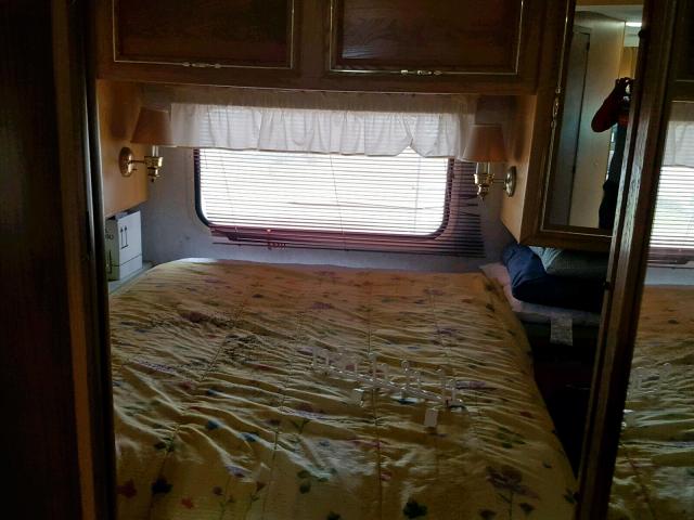 1GBLP37N7S3312902 - 1995 WINNEBAGO WINNEBAGO WHITE photo 9