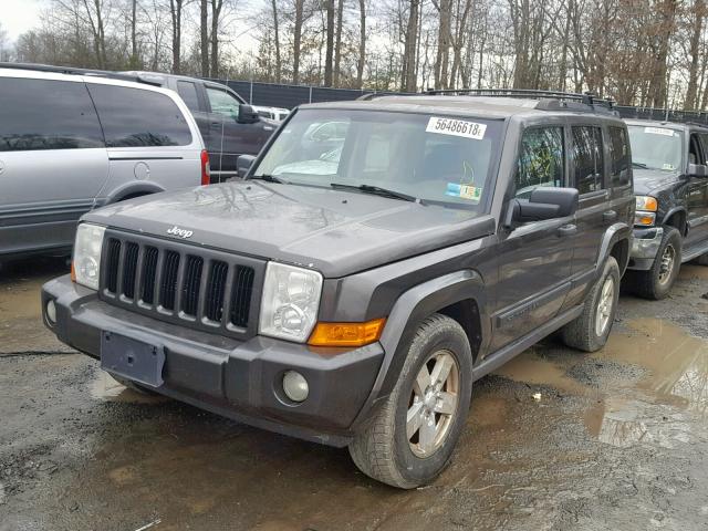 1J8HG48K06C271605 - 2006 JEEP COMMANDER GRAY photo 2