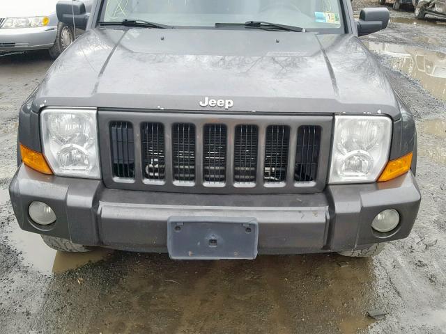 1J8HG48K06C271605 - 2006 JEEP COMMANDER GRAY photo 9