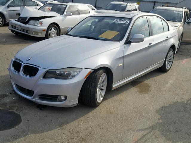 WBAPH5C50BA444436 - 2011 BMW 328 I SULE SILVER photo 2