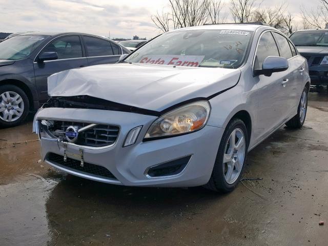 YV1622FS3C2042030 - 2012 VOLVO S60 T5 SILVER photo 2