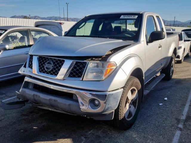 1N6AD06W35C430144 - 2005 NISSAN FRONTIER K SILVER photo 2