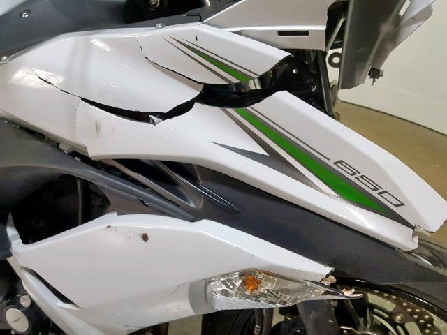 JKAEXEJ18HDA01601 - 2017 KAWASAKI EX650 J WHITE photo 13