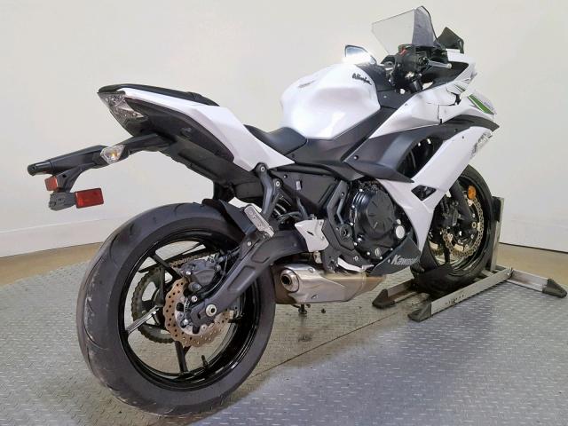 JKAEXEJ18HDA01601 - 2017 KAWASAKI EX650 J WHITE photo 8