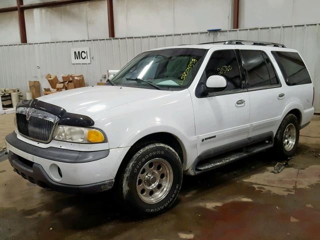 5LMPU28L6WLJ33018 - 1998 LINCOLN NAVIGATOR 白色 照片 2