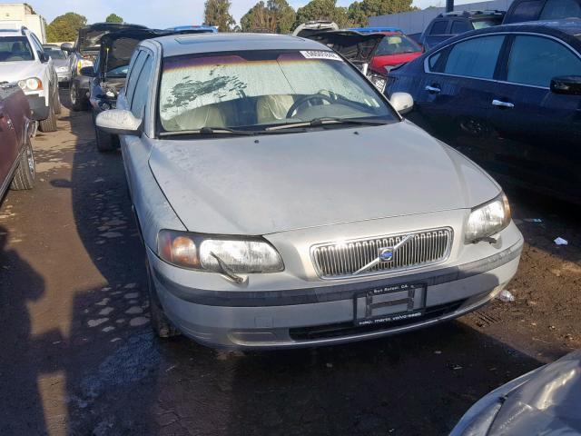 YV1SW58D812033324 - 2001 VOLVO V70 2.4T SILVER photo 1